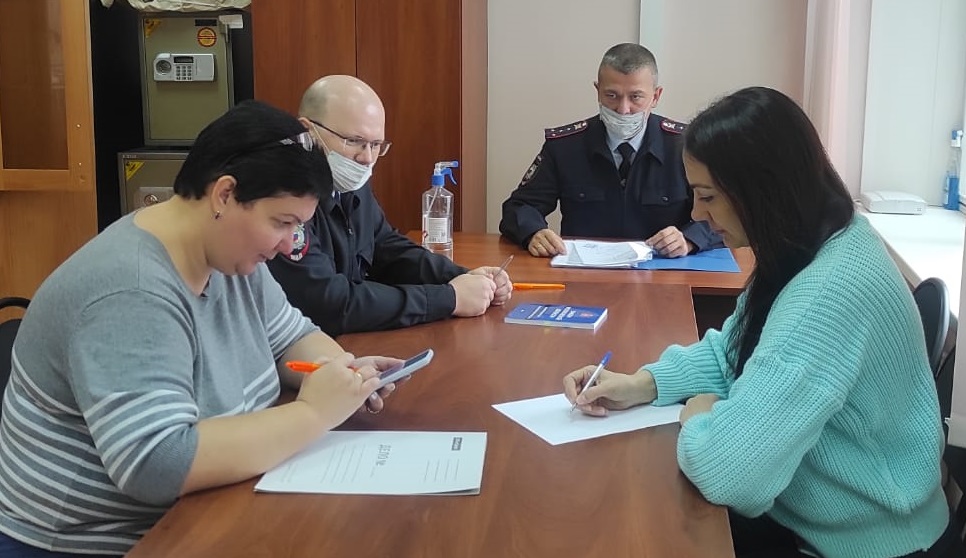 Сотрудники МВД "Серпуховское" провели рабочую встречу с председателем избирательной комиссии
